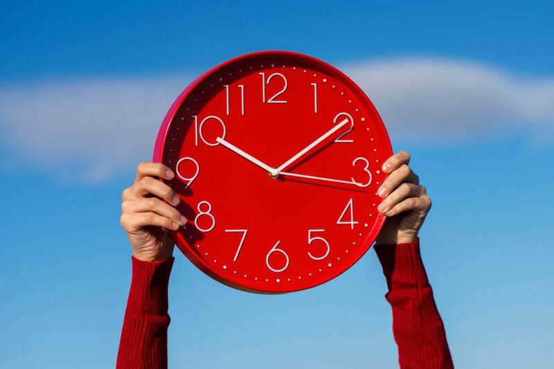 ¿Cuándo deben modificarse los relojes en el país?