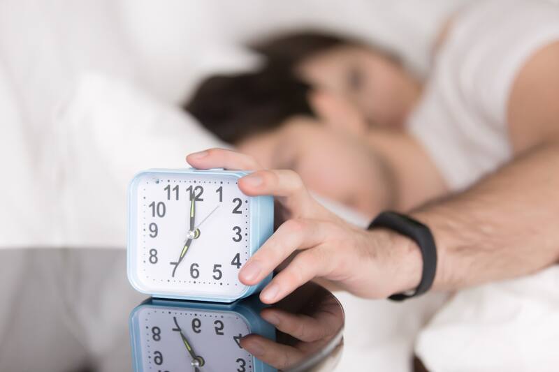 A contar de este sábado, deberán adelantarse los relojes una hora para entrar al horario de verano.