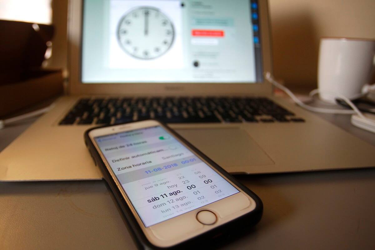 ¿Qué hora es en Chile? Revisa el horario oficial de nuestro país.