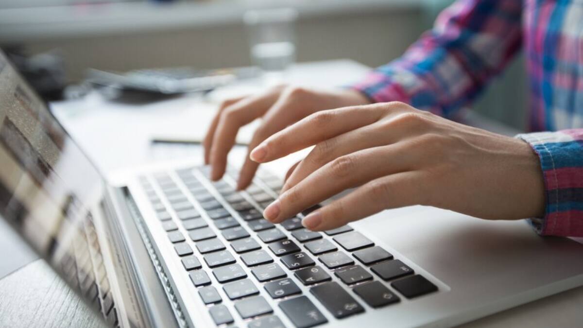 ¿Se te cambió la hora del computador? Así puedes arreglarla en menos de 1 minuto
