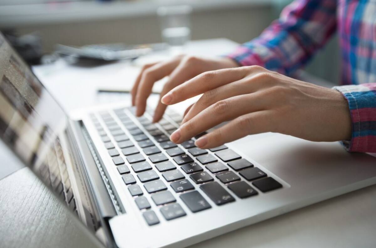 ¿Se te cambió la hora del computador? Así puedes arreglarla en menos de 1 minuto