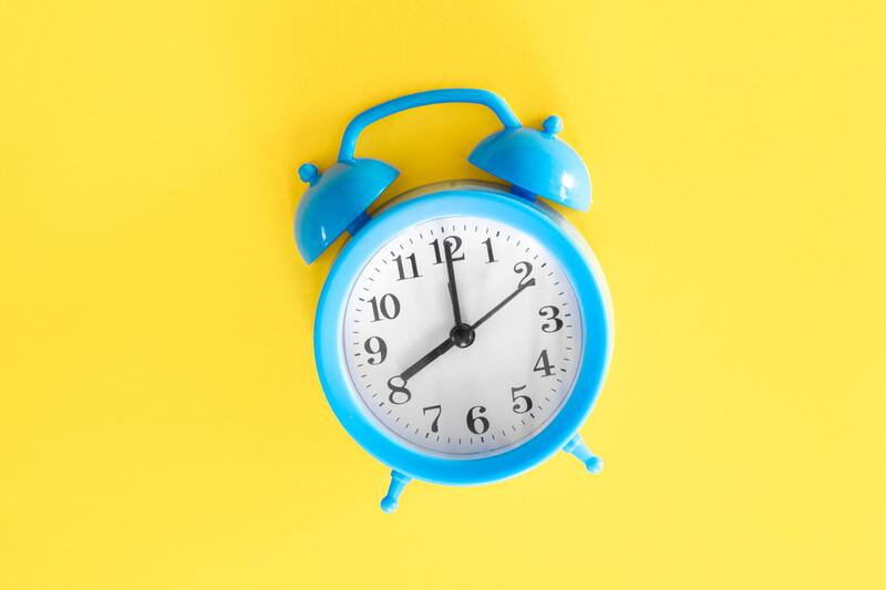Revisa cuál es la hora real en Chile tras el cambio de hora.