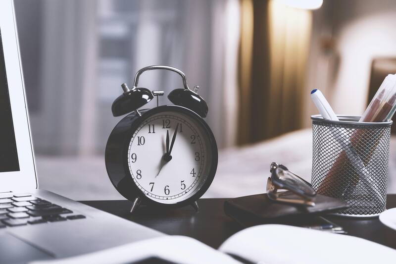Conoce los detalles del próximo cambio de hora en Chile. Créditos: Pexels.