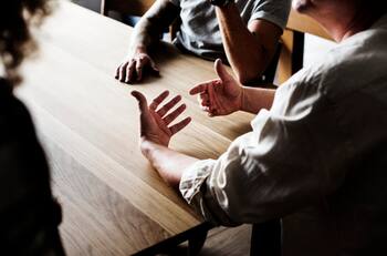 Esta región de Chile busca un nuevo logo: opciones dividen al CORE