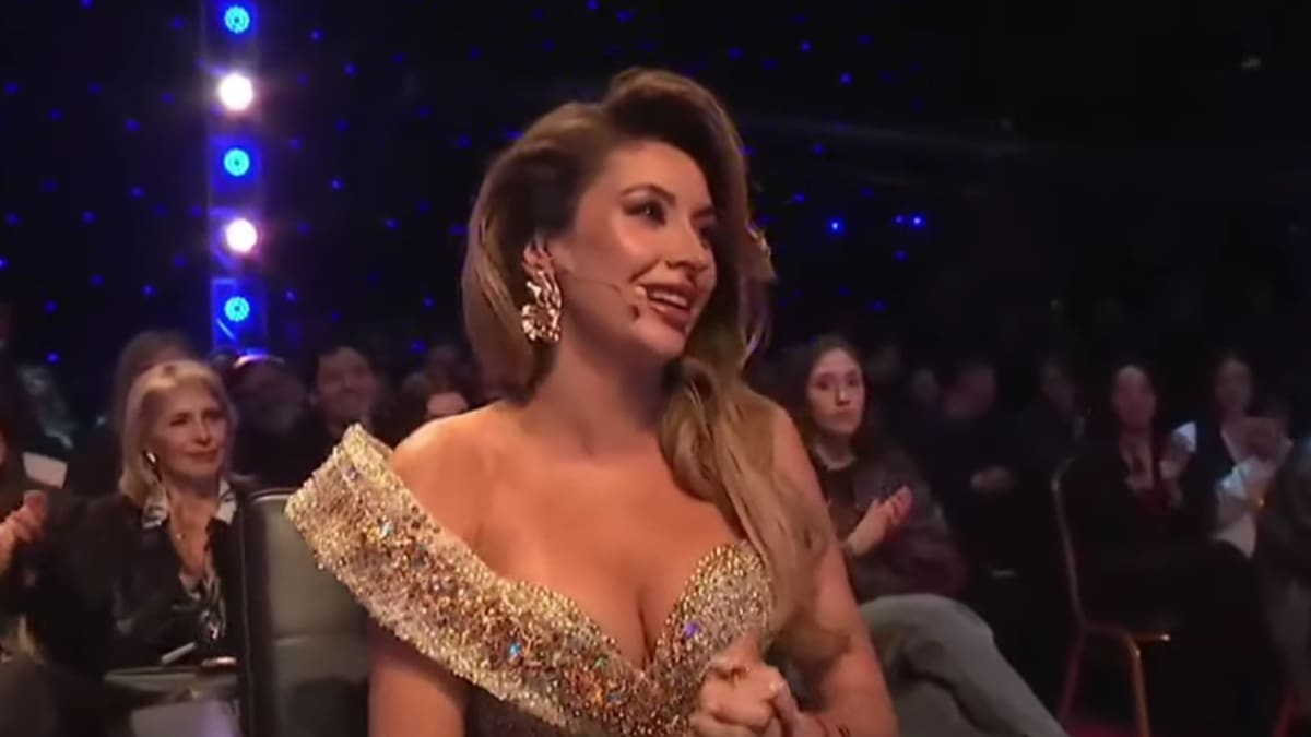 Dejando la polémica de Kaminski a un lado: Camila Andrade se luce con impresionante look en Miss Universo Chile 2025