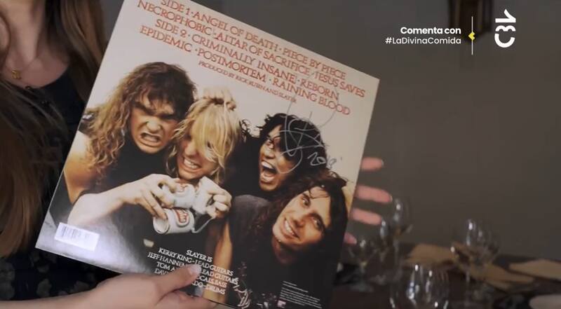 Vinilo autografiado que conserva de Tom Araya / CHV