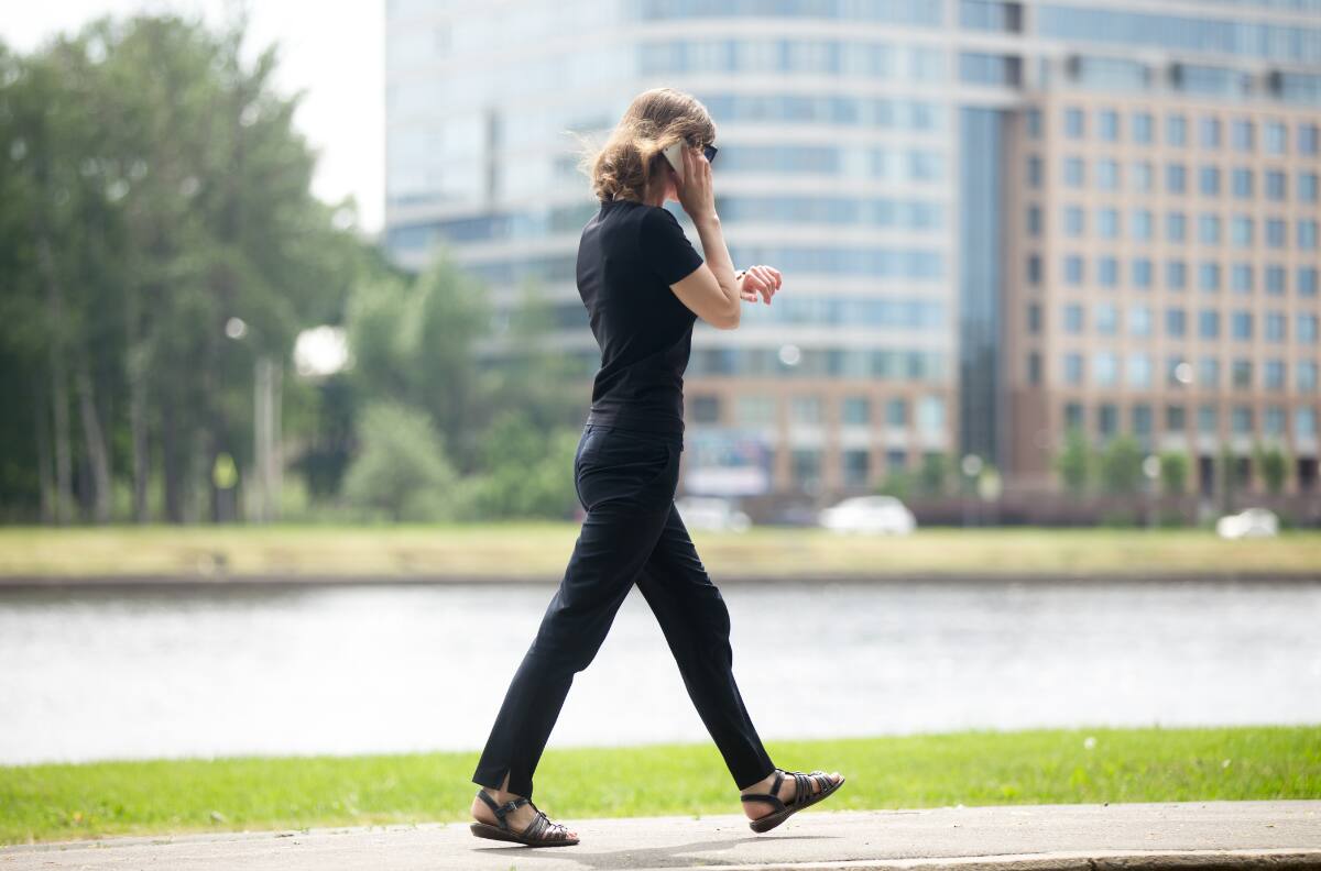 ¿Qué significa caminar muy rápido? Esto dice la psicología