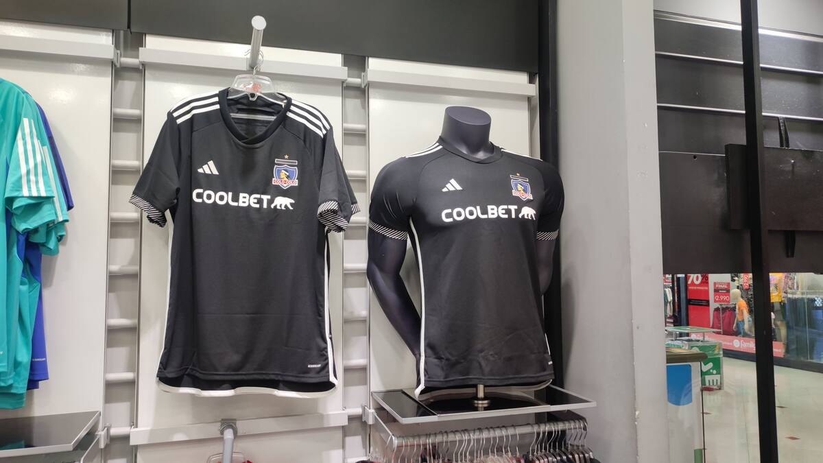 La camiseta de visita que ocuparía Colo Colo en 2024.