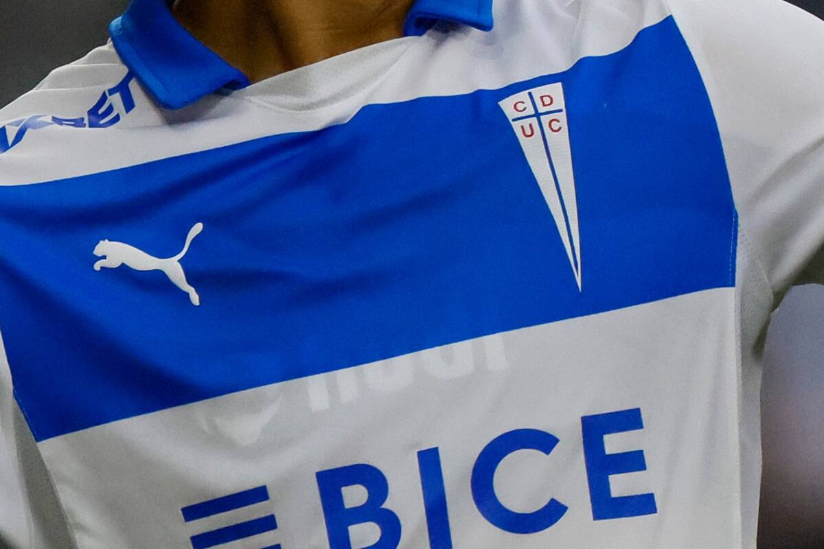 Se filtró la que sería la nueva indumentaria titular de la UC para la temporada 2026. Foto: Agencia ATON..