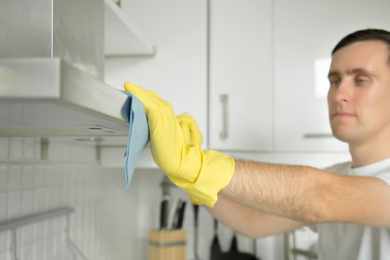 Aprende cómo limpiar esta pieza fundamental de tu cocina por fuera y por dentro. Créditos: Freepik.