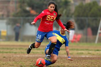 DT de Unión Española entrega insólitos detalles sobre la horrorosa cancha que presentó AC Barnechea