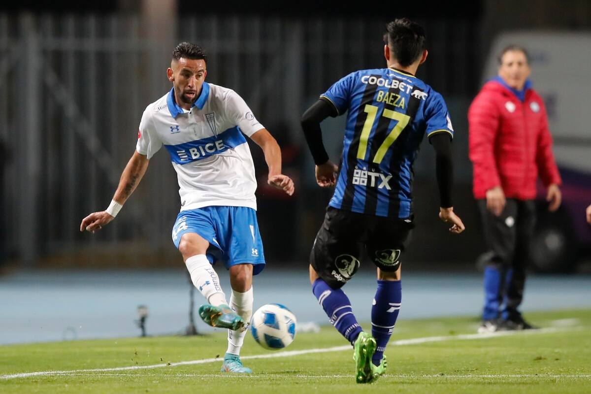 El líder Huachipato visitará a Universidad Católica. Foto: Aton