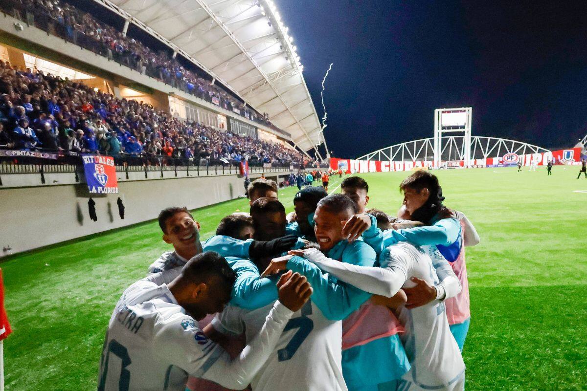 La U llegó a los 28 puntos en el liderato de Primera División. Foto: Agencia Aton.