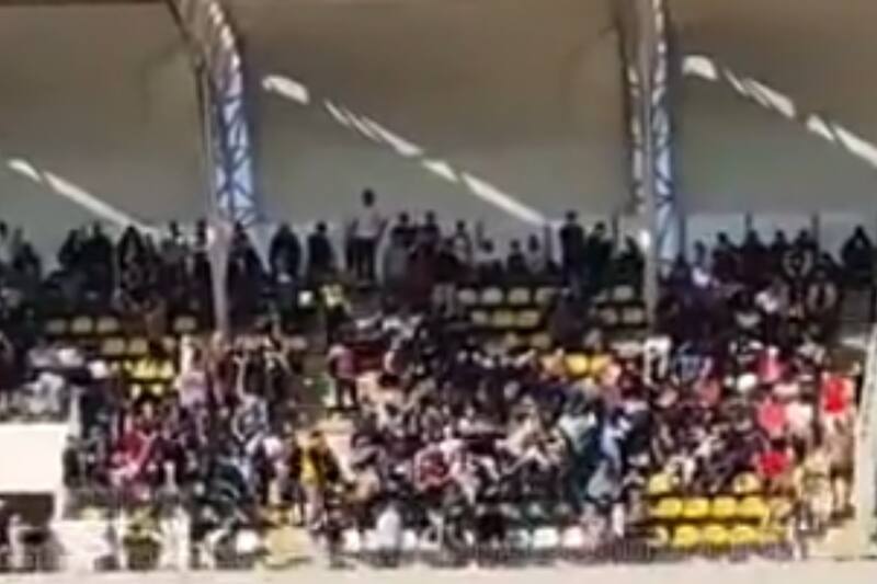 La barra de Coquimbo agredió a infiltrados de la U en el Francisco Sánchez Rumoroso.