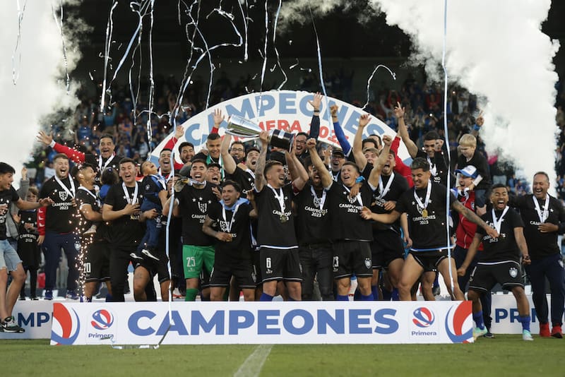Huachipato consiguió el tercer título de su historia. Foto: Aton.