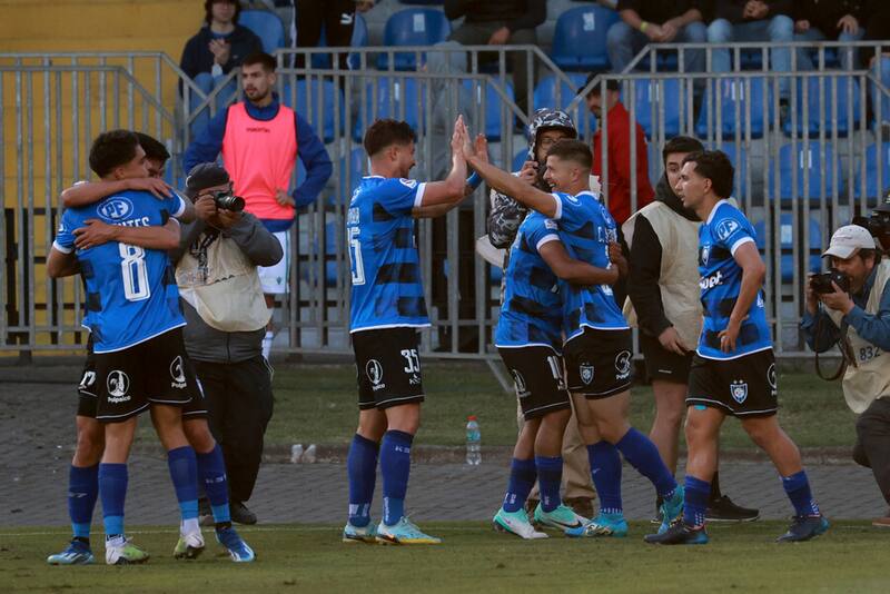 Huachipato ya mira refuerzos y uno de los apuntados es Mario Briceño. Foto: Aton.