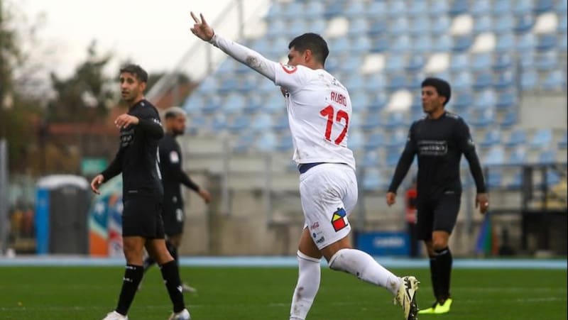 Al Pato Rubio se la abrió el apetito en Ñublense. Foto: Aton.