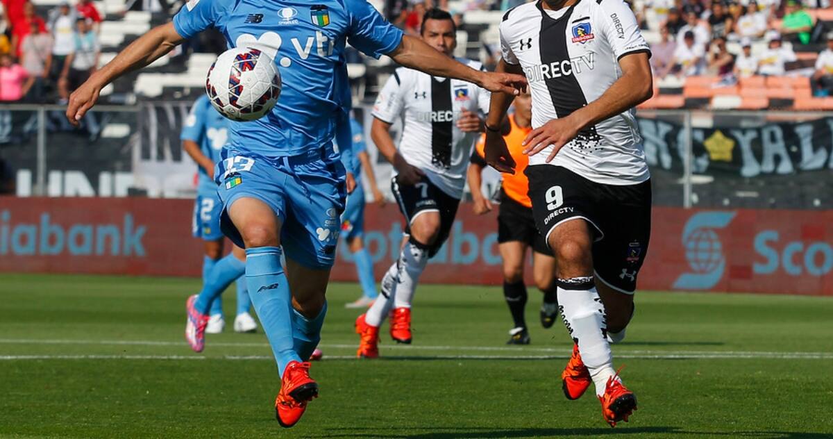Luis Pedro Figueroa jugando con la camiseta de Colo Colo vs. O'Higgins.