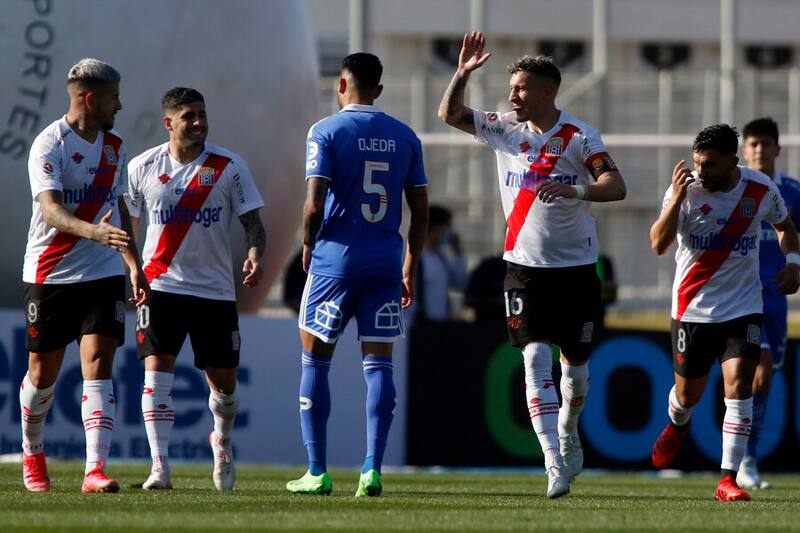 Curicó Unido vs la U en el Campeonato Nacional 2022 en La Granja.