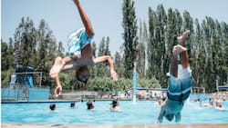 A 45 minutos de Santiago: Este gran camping y parque acuático rodeado de áreas verdes es ideal para visitar en días de calor