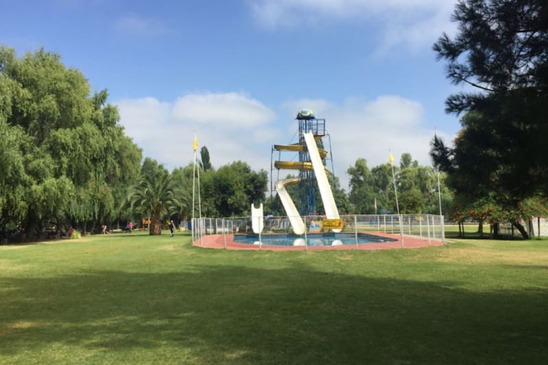 Tiene piscinas, toboganes y áreas verdes.
Créditos: Centro Turístico La Herradura.