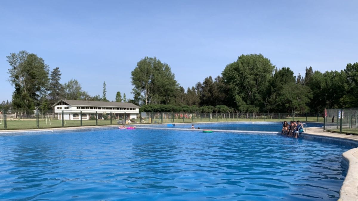 “10 hectáreas de aire puro y naturaleza”: Este camping ubicado en las afueras de Santiago es ideal para disfrutar al aire libre