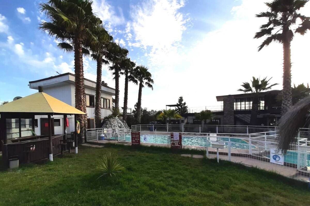 Está ubicado a casi 2 horas de Santiago, según la ruta de Google Maps.
Créditos: Camping La Patita.