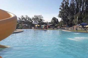 A casi 2 horas de Santiago: Este gran camping natural es ideal para capear el calor intenso