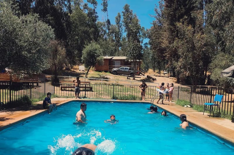 Cuenta con piscina y tinaja para hacer de tu estadía algo único.
Créditos: Google Maps.