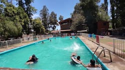 Este camping a una hora de Santiago ofrece piscinas, áreas verdes y paseos a caballo para disfrutar este verano