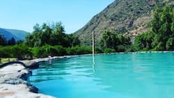 Una belleza oculta en el Cajón del Maipo: Este pozón de agua celeste es ideal para el baño