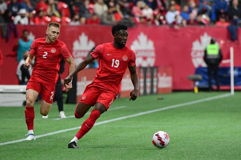 Alphonso Davis es la principal figura de Canadá.