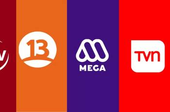 Así se informa Chile: el noticiero que no salió del Top 10 del rating ni un solo día de la semana