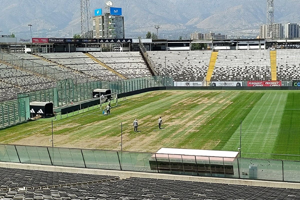 El pésimo estado de la cancha del Estadio Monumental.
Fotos: Cristian Alvarado