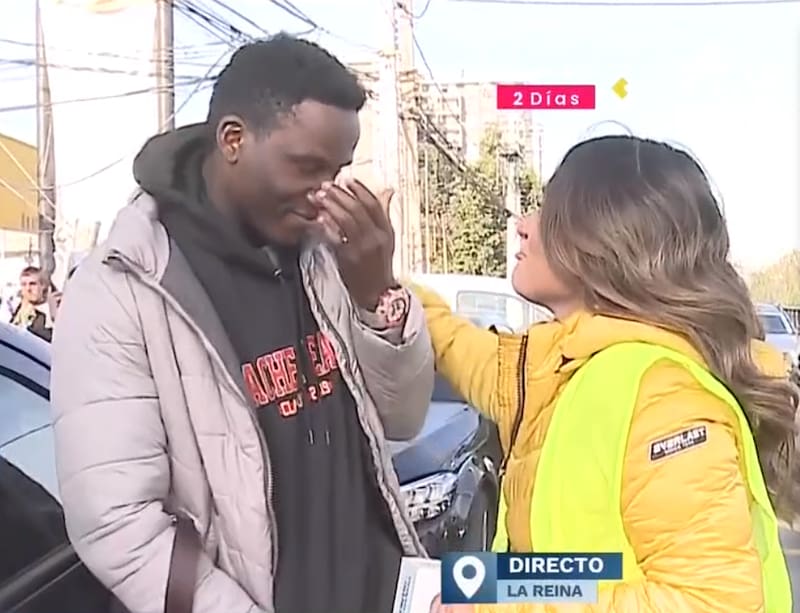 El momento en que el entrevistado de "Contigo en la mañana", Kenky G, rompió en emoción hasta las lágrimas.
