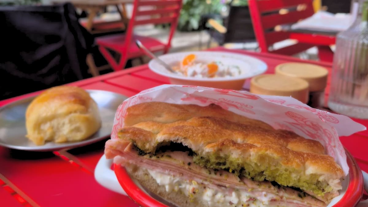 No solo pizzas: Esta picada italiana sorprende con un exquisito sándwich de focaccia que debes probar
