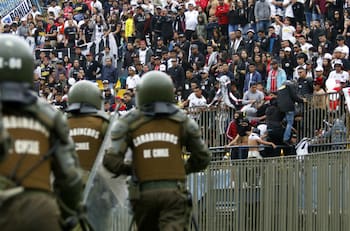 Carabinero que atropelló a hincha de Colo Colo se encuentra detenido