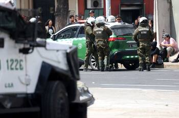 VIDEO | Disturbios en Plaza Italia: Carabineros dispersó a manifestantes con carros lanzagases