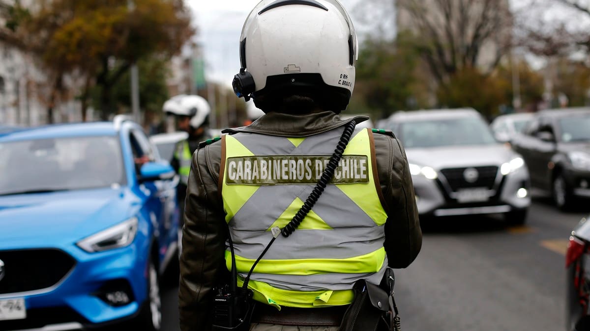 ¡No los olvides!: Estos papeles puedes mostrar de forma digital a carabineros en un control de tránsito