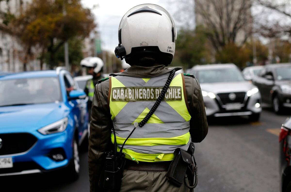 ¡No los olvides!: Estos papeles puedes mostrar de forma digital a carabineros en un control de tránsito