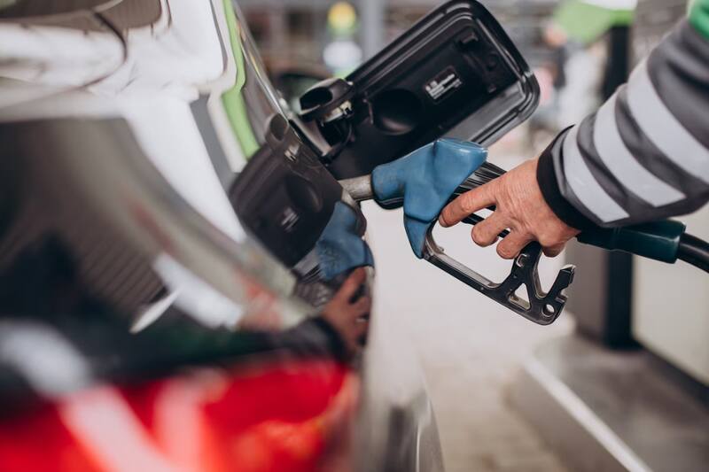 Aprende a saber cuándo tienes que dejar de cargar combustible.