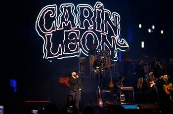 Carín León en Chile 2025: Fecha, lugar y dónde comprar las entradas que van desde los $10 mil