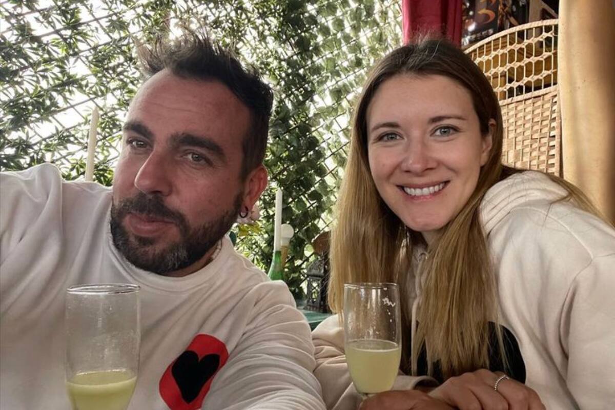 Cumplen diez años de relación, motivo por el que la actriz le dedicó románticas palabras para celebrar su amor.