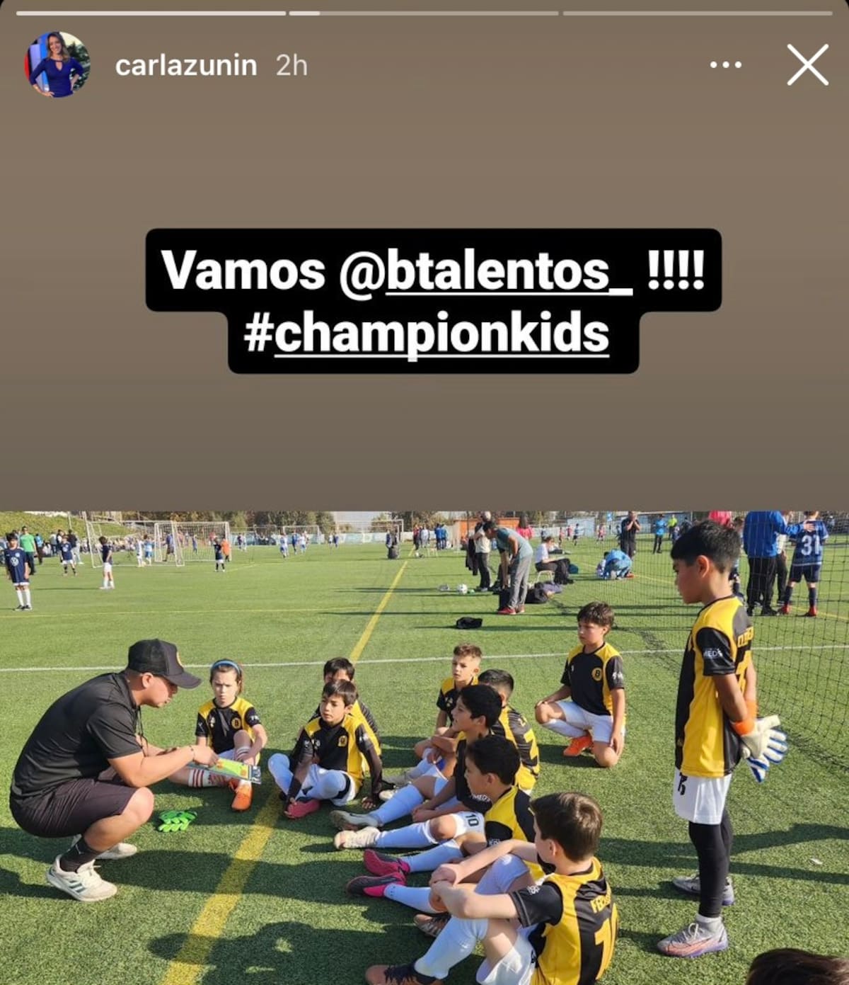 El equipo de Facundo Fariña preparándose para el partido / Instagram