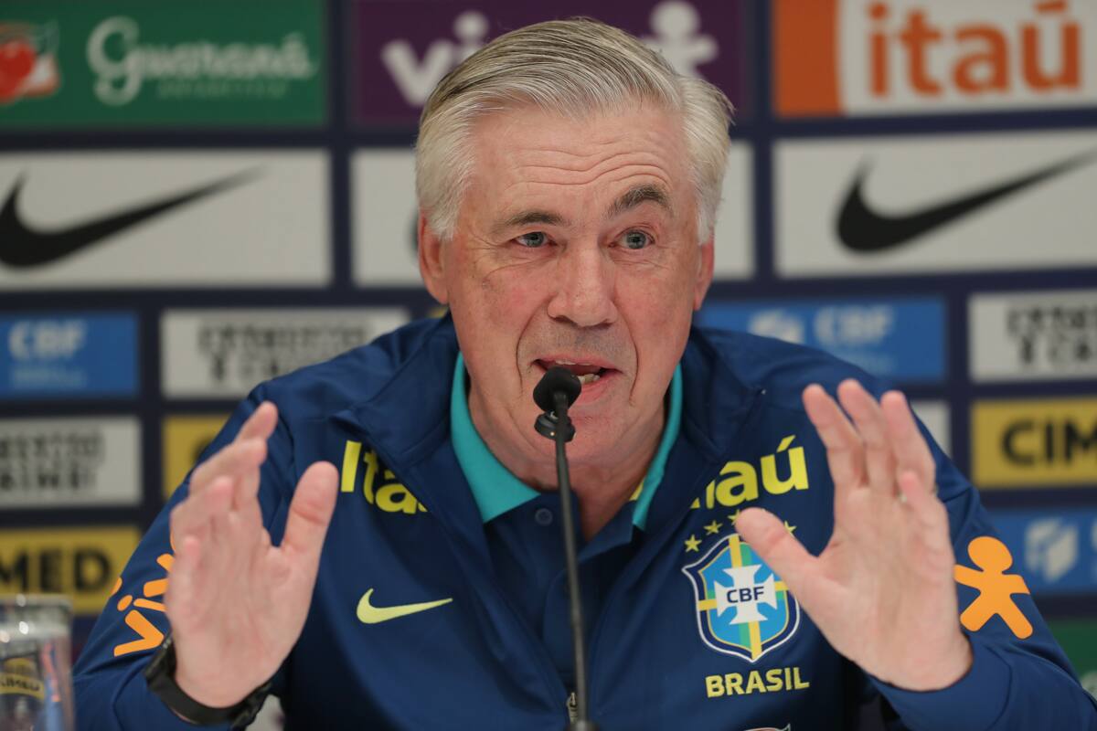 El DT de la Selección de Brasil explicó la ausencia de Neymar Jr. Foto: EFE.