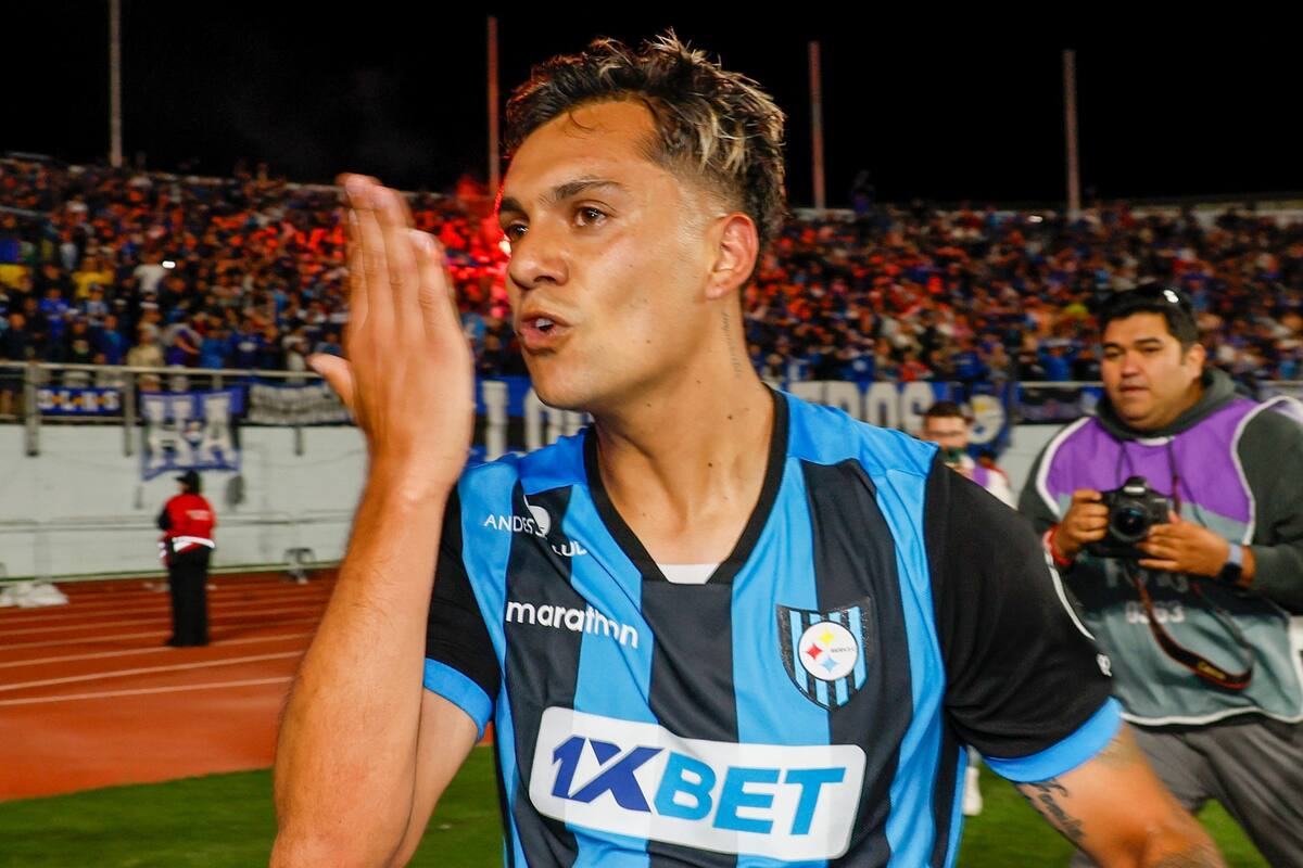 El mediocampista dejó Huachipato y ya tendría nuevo club. Foto: Agencia ATON.