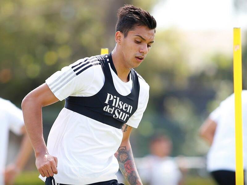 Defendiendo la camiseta de Colo Colo.