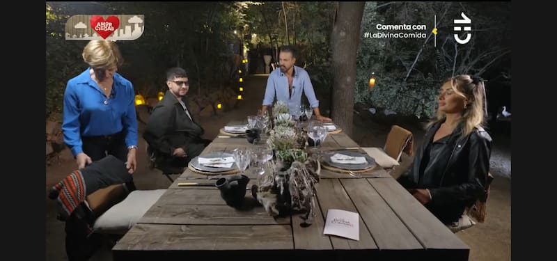 Los participantes cenaron afuera.