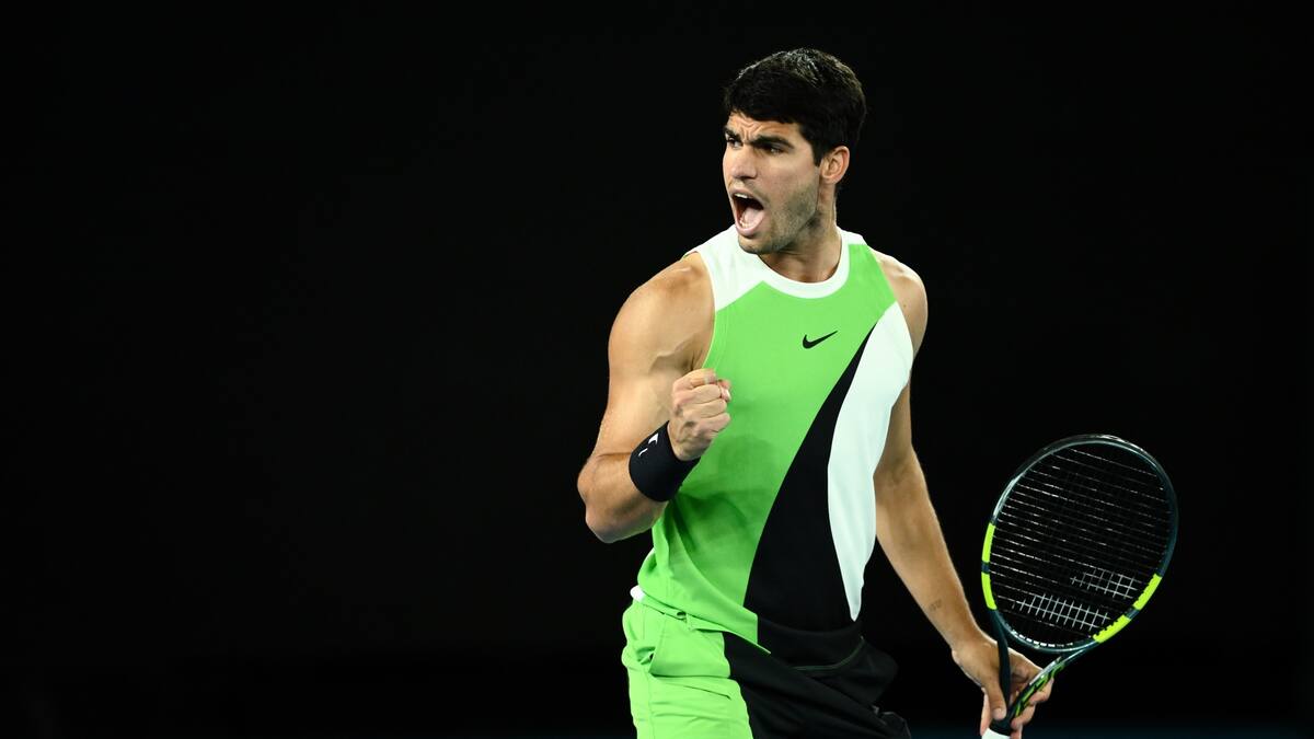 La lucha solo duró un set: Carlos Alcaraz se corona por primera vez en Australia ante un agotado Djokovic