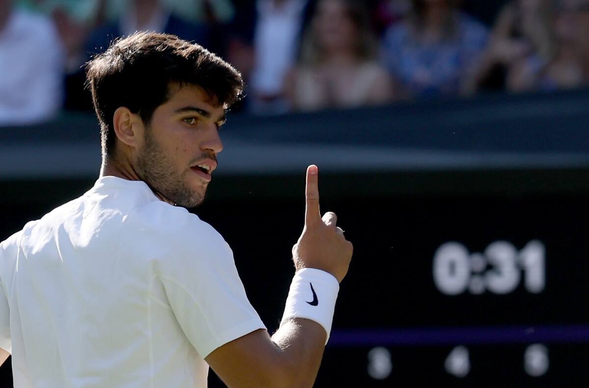 Alcaraz “vengó” a Jarry y derrotó a Cameron Norrie para clasificar a semifinales de Wimbledon